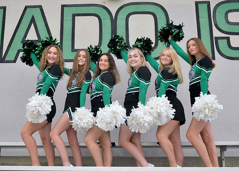 CHS Senior Cheerleaders ...